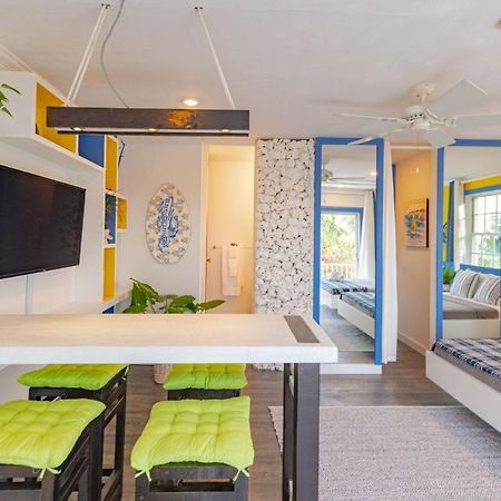 Viking Hill Oceanfront Hostel & Resort Nassau Bagian luar foto